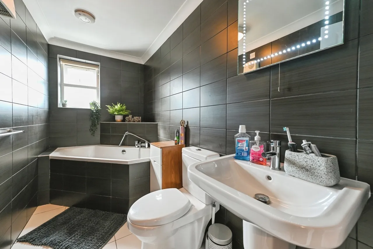 Angarrack Court, Roche, PL26, photo 22
