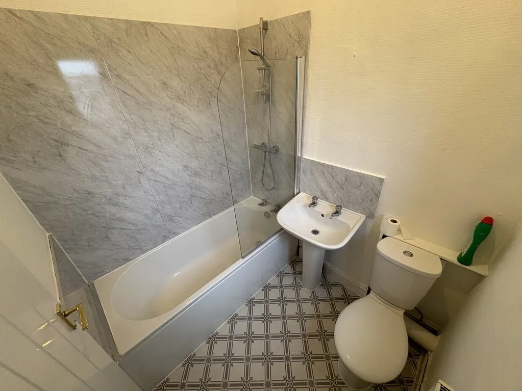 Industrial Avenue, Birstall, WF17, photo 4