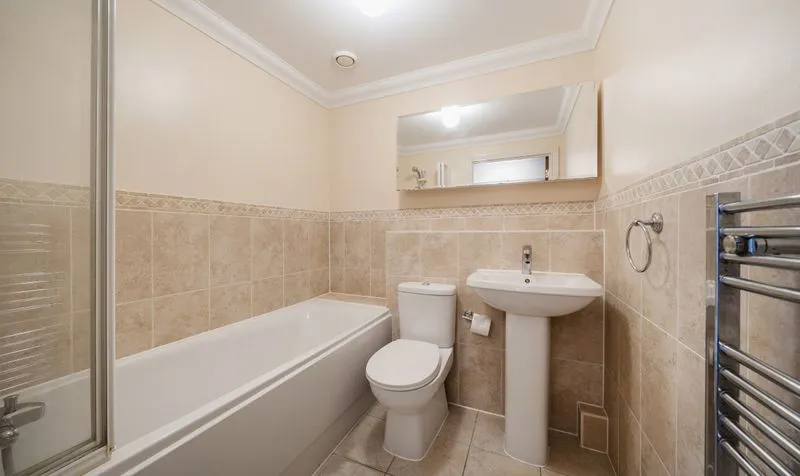 Cheam Road, Charlemont House, KT17, photo 15