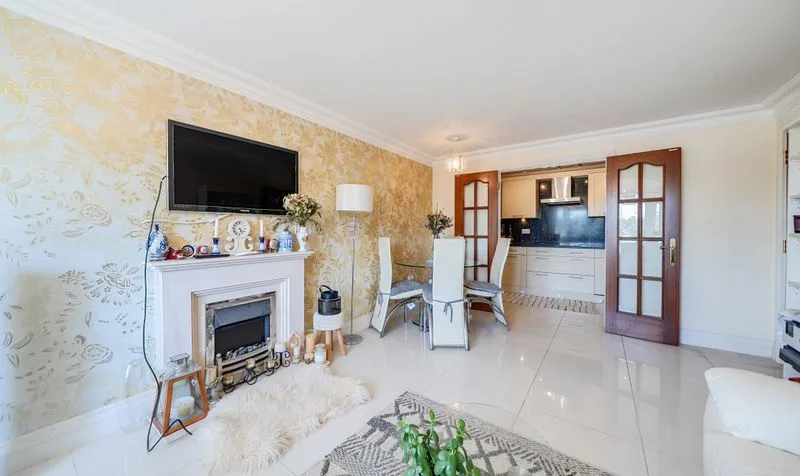 Cheam Road, Charlemont House, KT17, photo 7