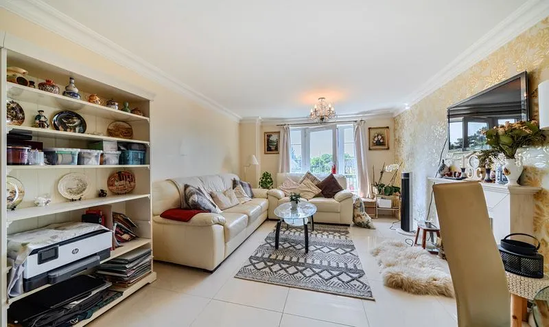 Cheam Road, Charlemont House, KT17, photo 5