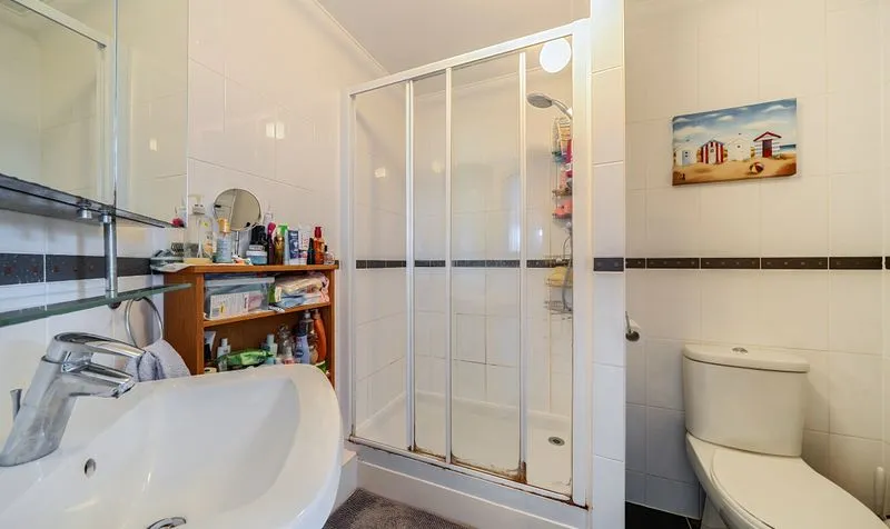 Cheam Road, Charlemont House, KT17, photo 11