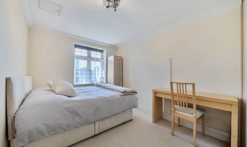 Cheam Road, Charlemont House, KT17, photo 12