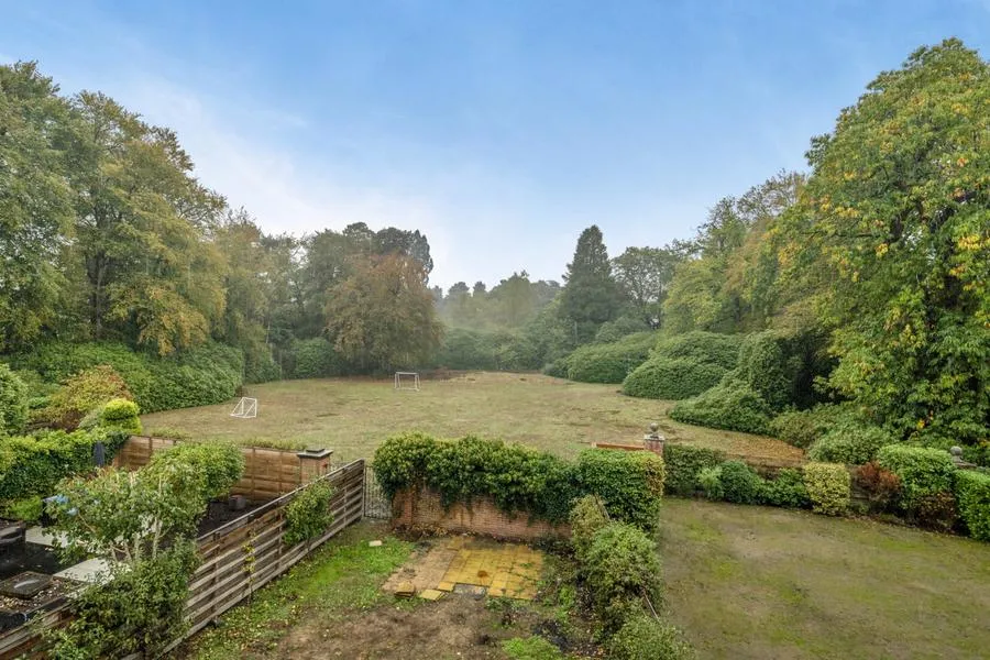 Windlesham Court, Snows Ride, GU20, photo 4