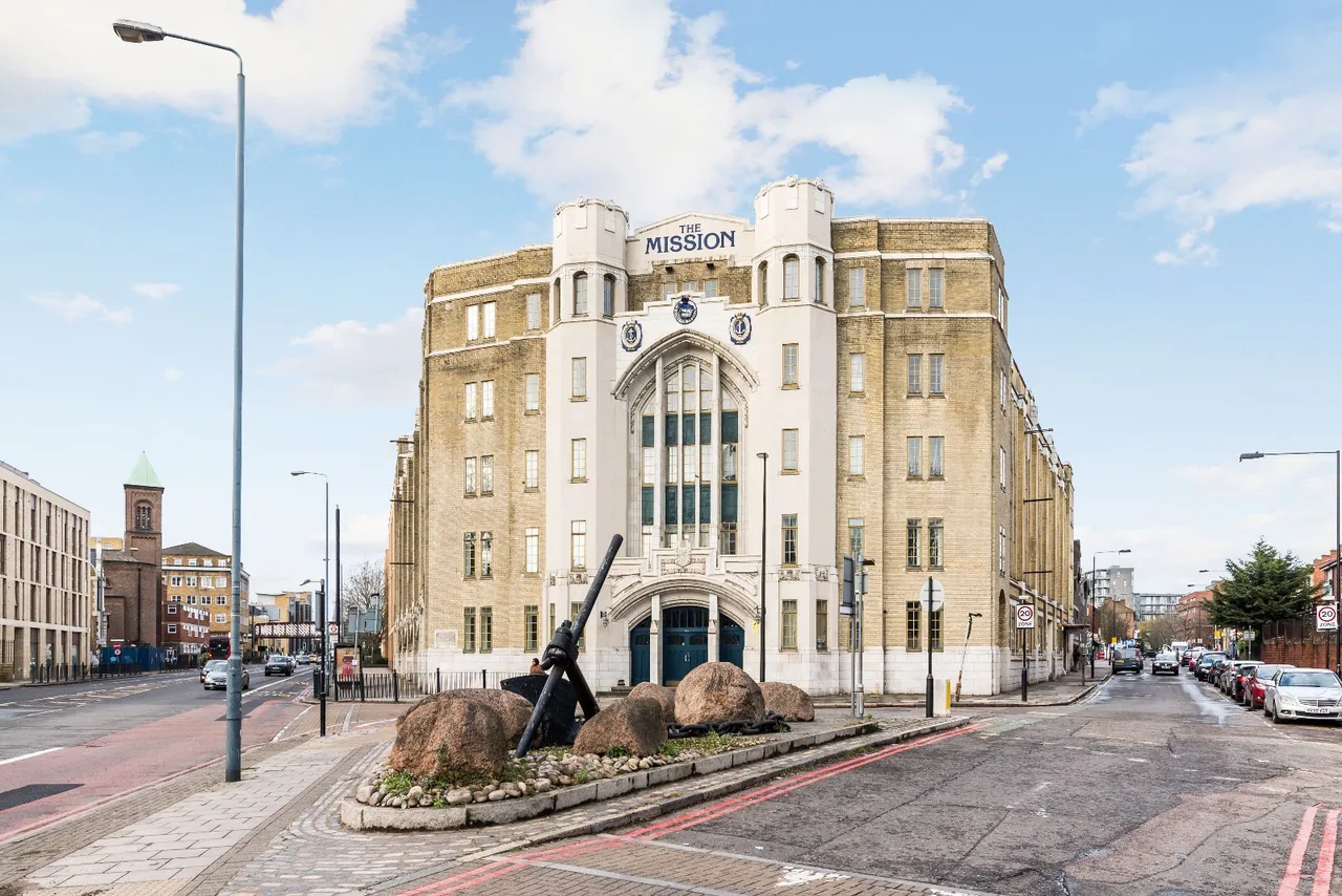 Commercial Road, London, E14, photo 9