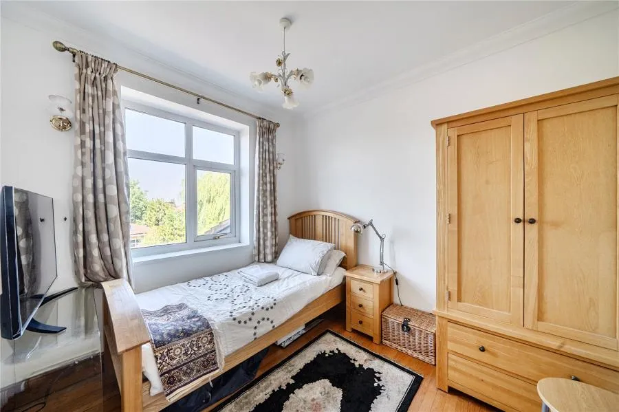 Tolworth Rise North, Surbiton, KT5, photo 15