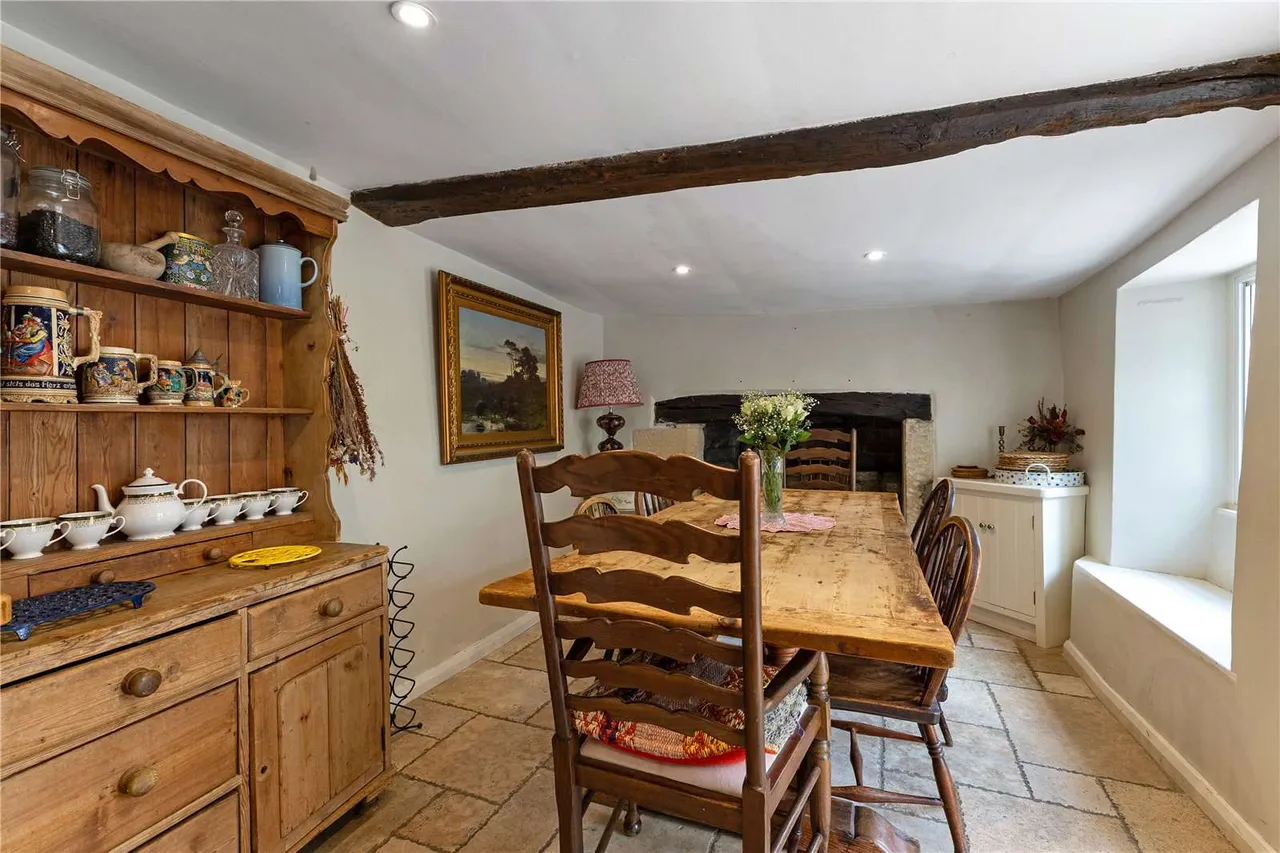Lower High Street, Burford, Oxfordshire, OX18 4RR, photo 5