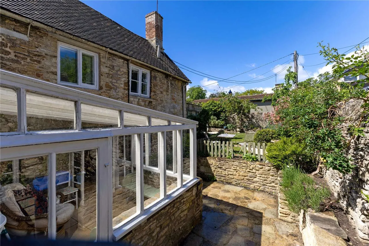 Lower High Street, Burford, Oxfordshire, OX18 4RR, photo 12