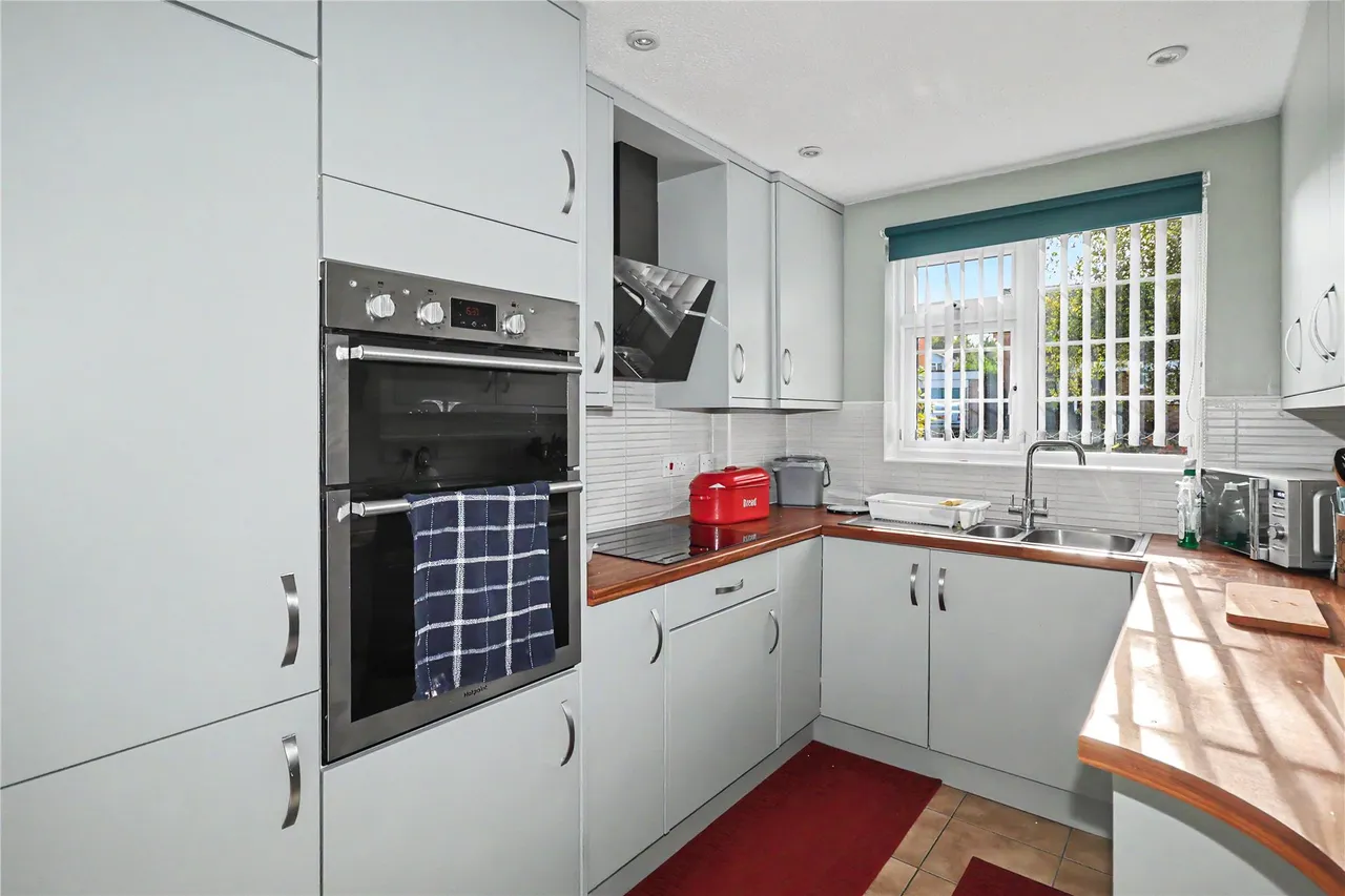 Thursby Road, Woking, GU21, photo 3