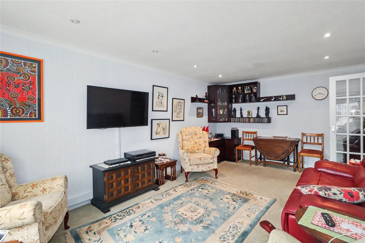 Thursby Road, Woking, GU21, photo 6