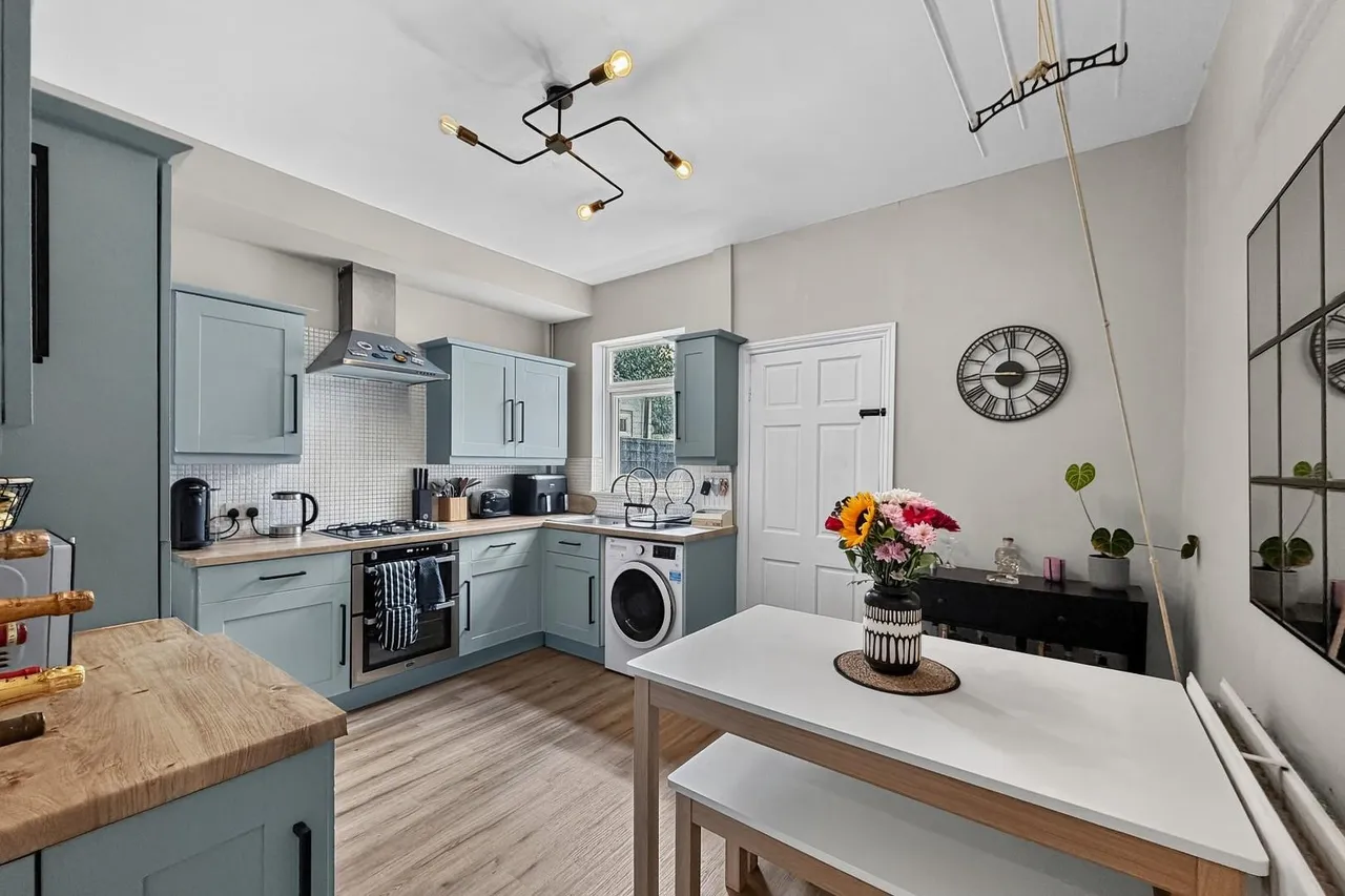 St. Andrews Avenue, Timperley WA15 6SG, photo 3