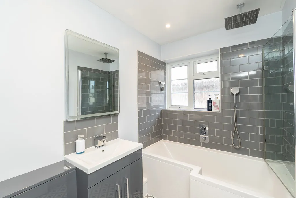 Swan Mill Gardens, Pixham, RH4, photo 8