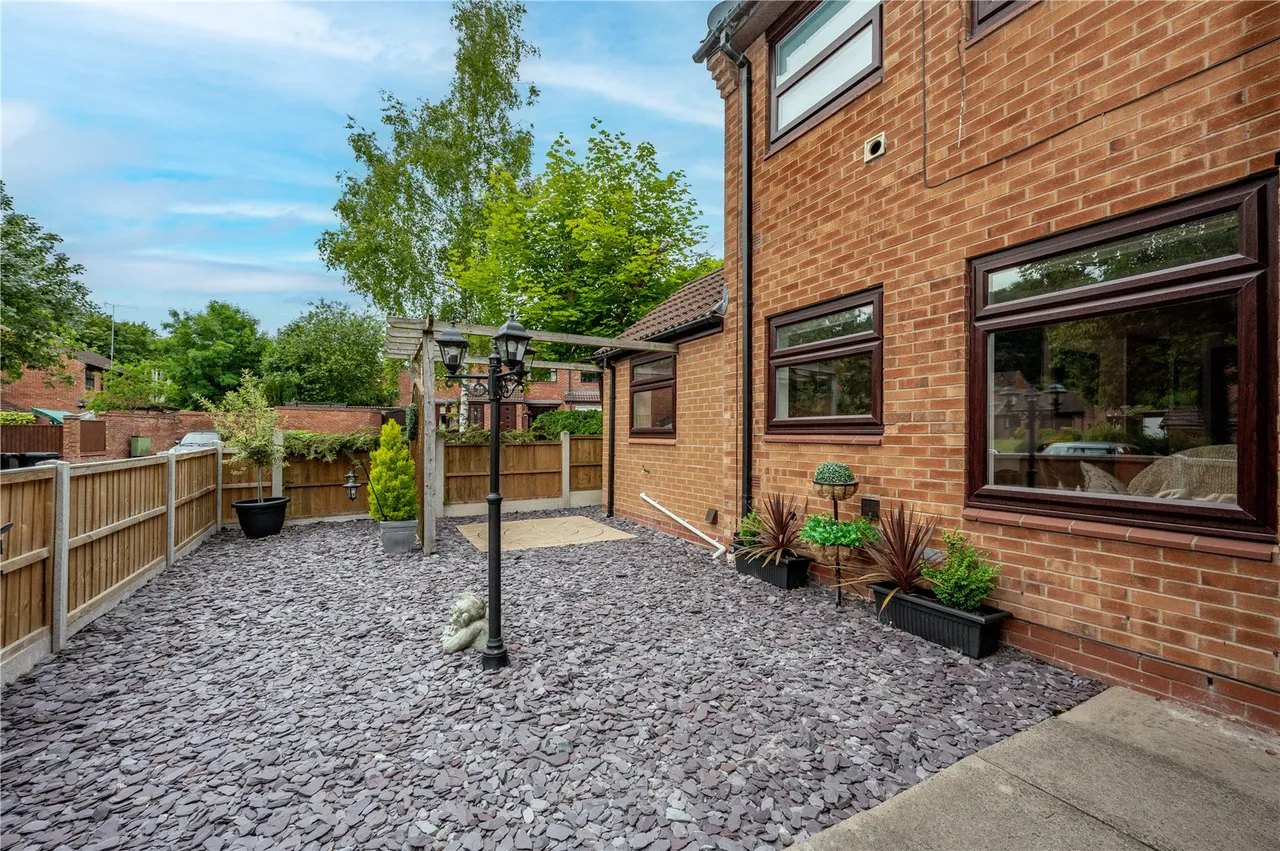 Avonbank Close Hunt End, Walkwood, Redditch, B97 5XR, photo 4
