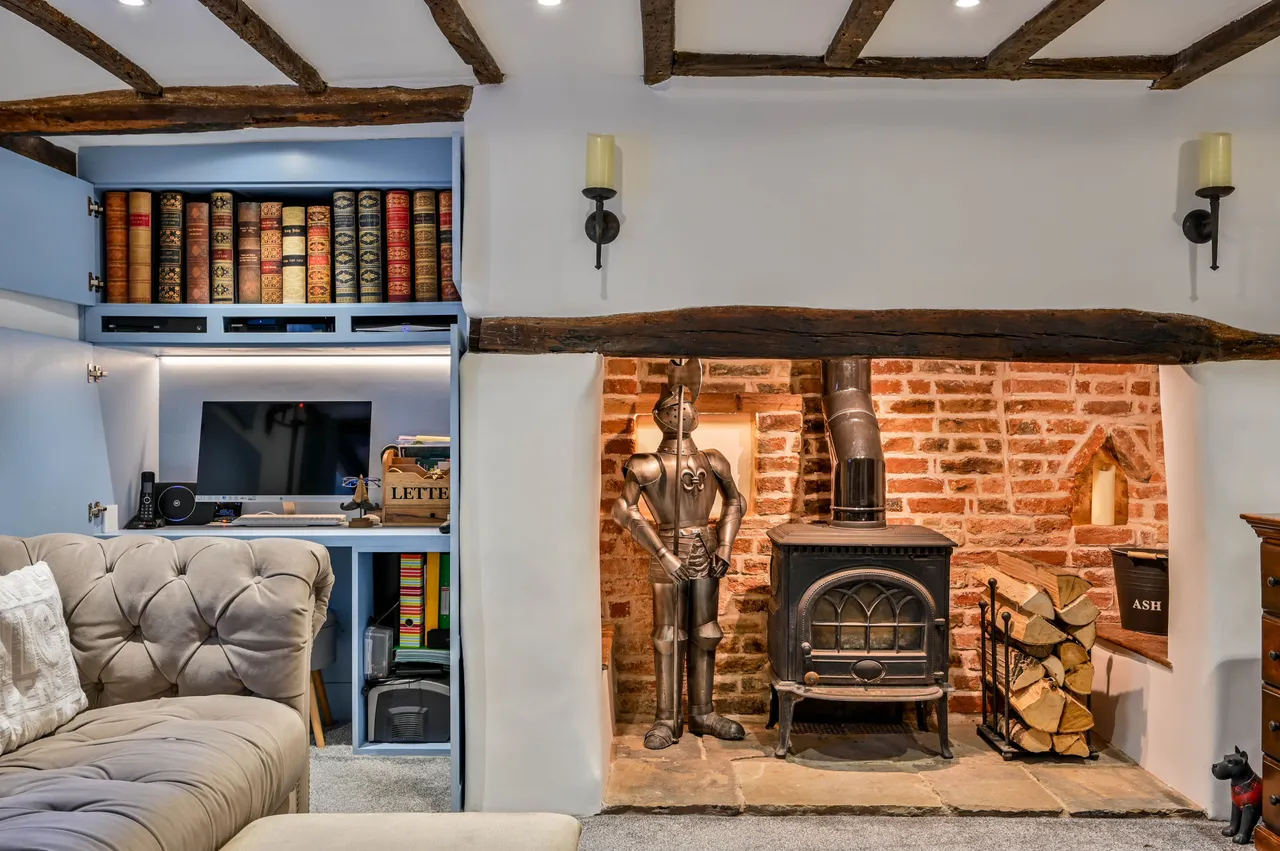Hillier Cottage, The Street, Guildford, photo 6