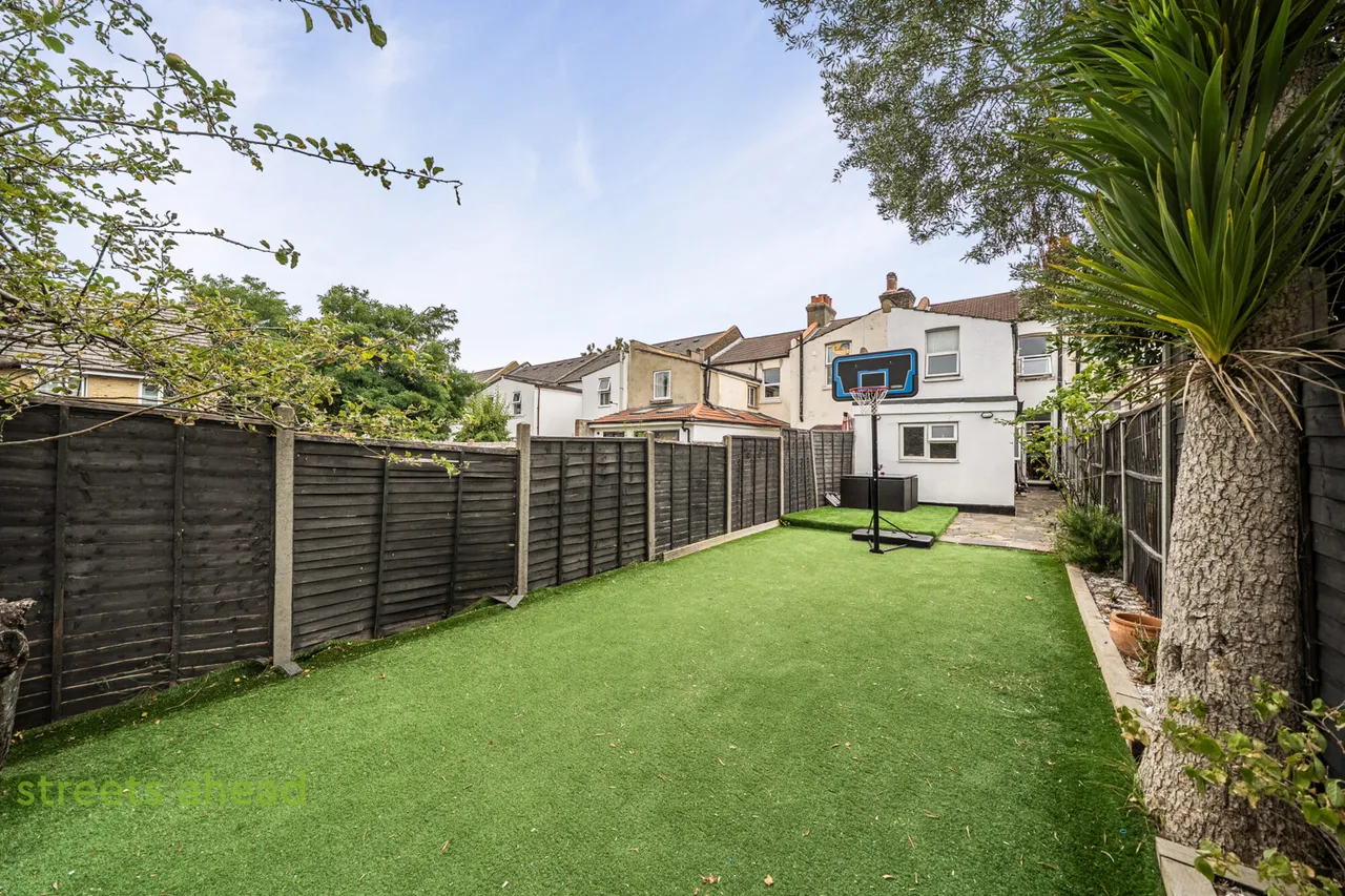 Bensham Grove, Thornton Heath, CR7, photo 13