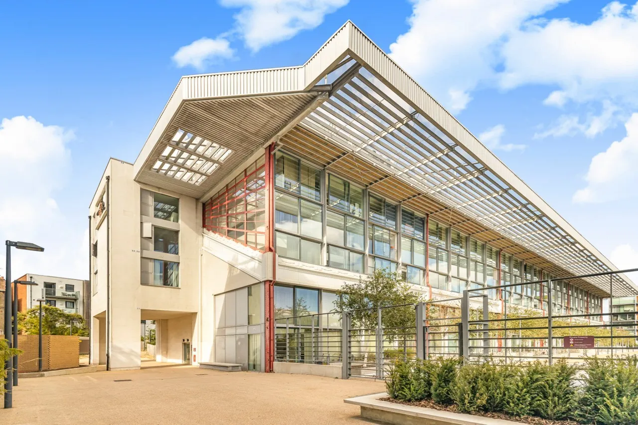 2 bed flat for sale, Highbury Stadium Square, London, N5