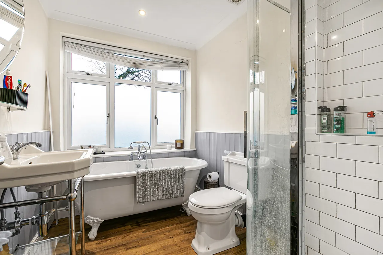 Harvest Road, Englefield Green, TW20, photo 15