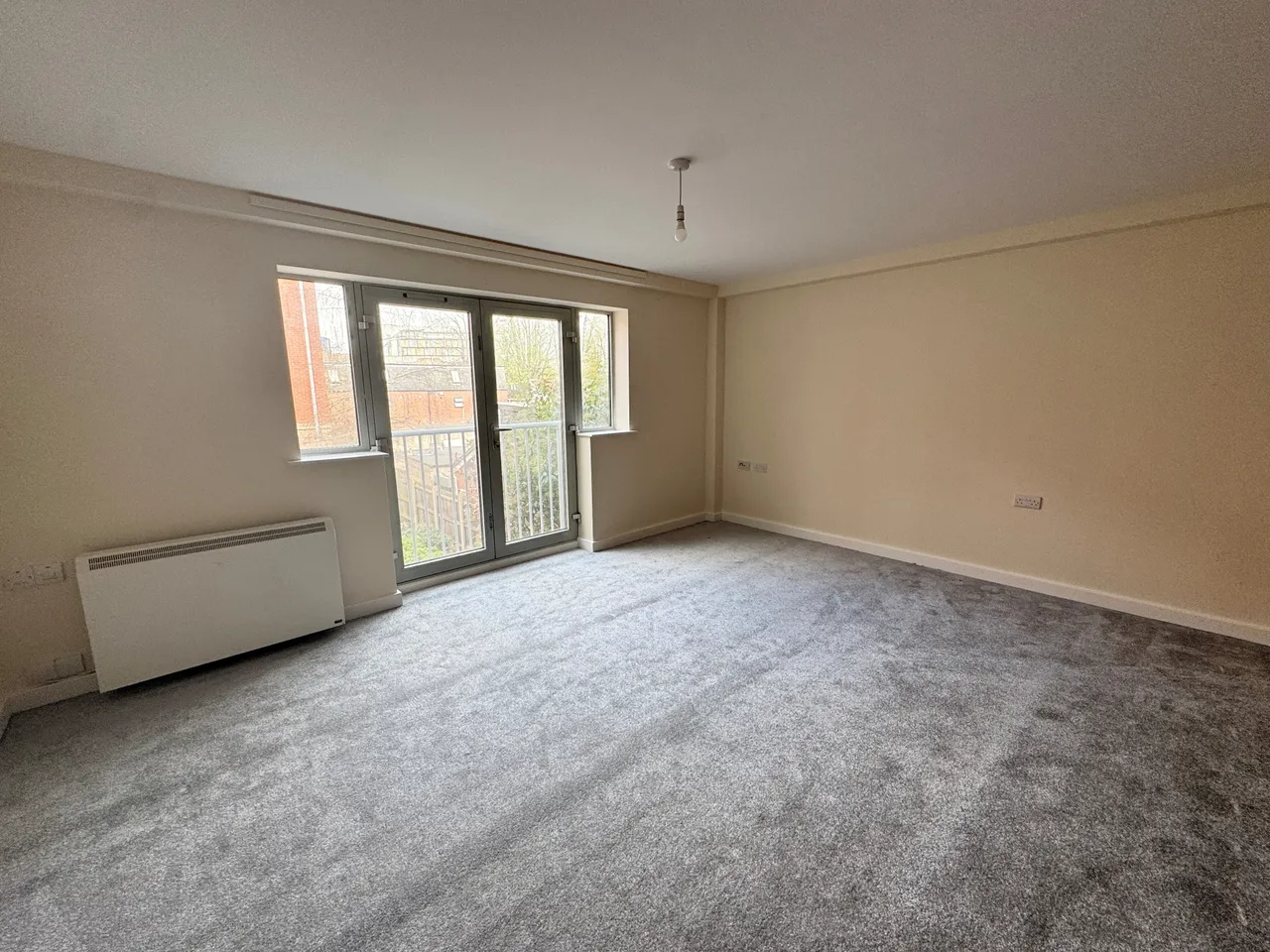 2 bed flat to rent, Fremington Court, CV1