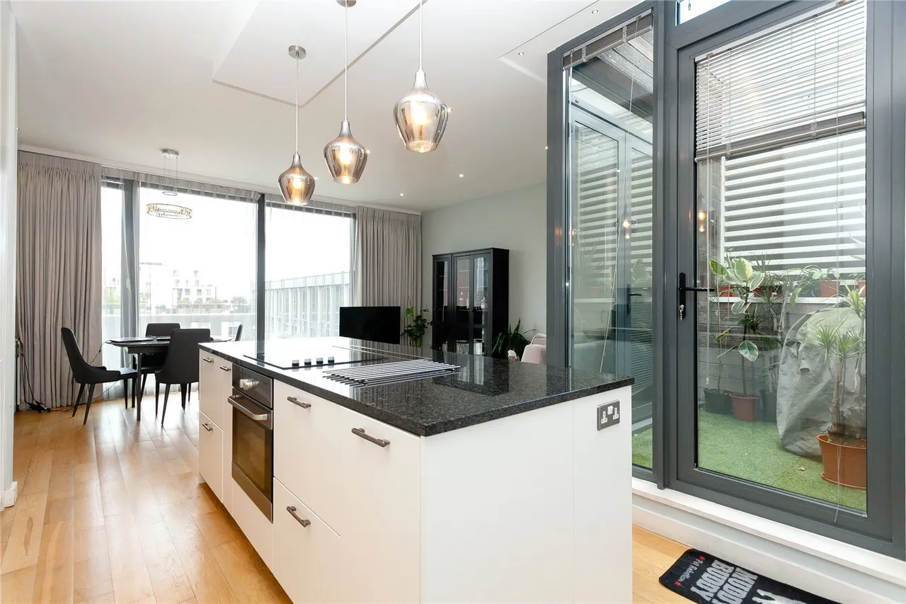 2 bed flat to rent, Micawber Street, London, N1
