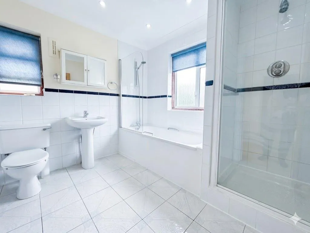 Selvage Lane, Mill Hill, photo 6