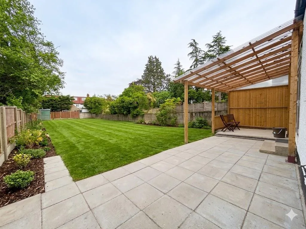 Selvage Lane, Mill Hill, photo 2