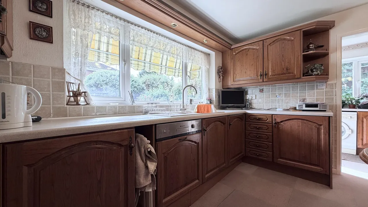 Lynwood Drive, Blakedown, Kidderminster, photo 10
