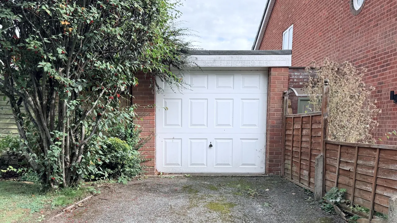 Lynwood Drive, Blakedown, Kidderminster, photo 36