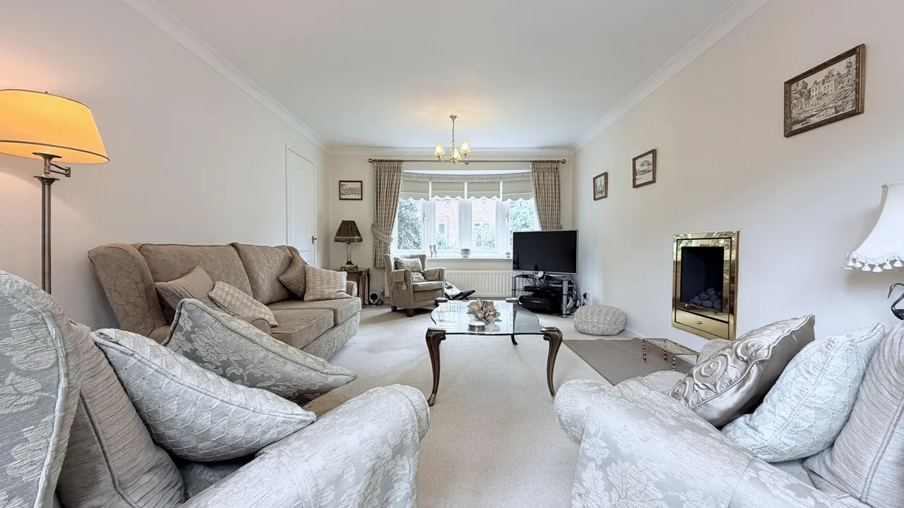 Lynwood Drive, Blakedown, Kidderminster, photo 4