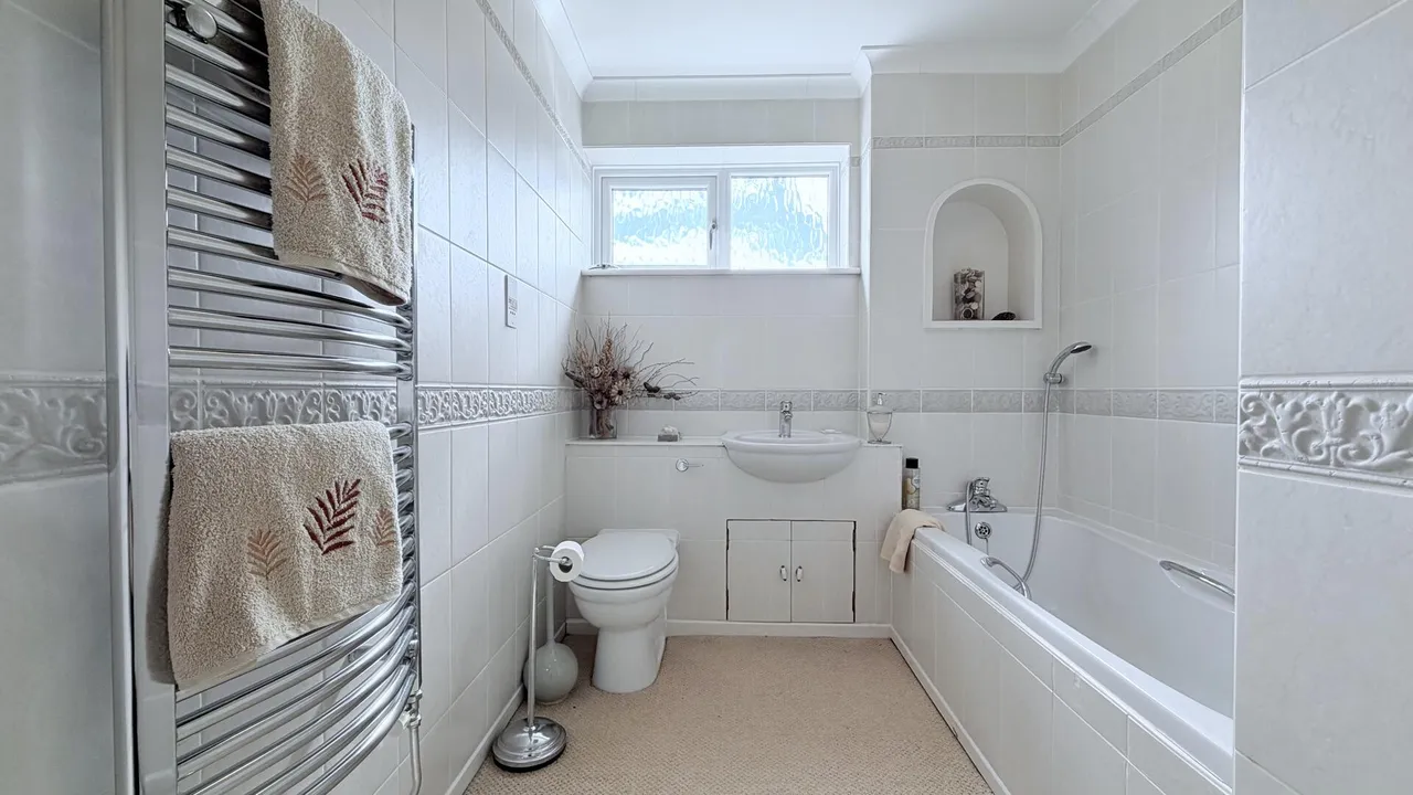 Lynwood Drive, Blakedown, Kidderminster, photo 23