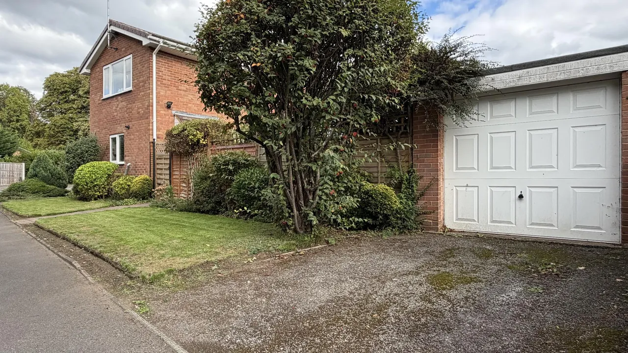 Lynwood Drive, Blakedown, Kidderminster, photo 2