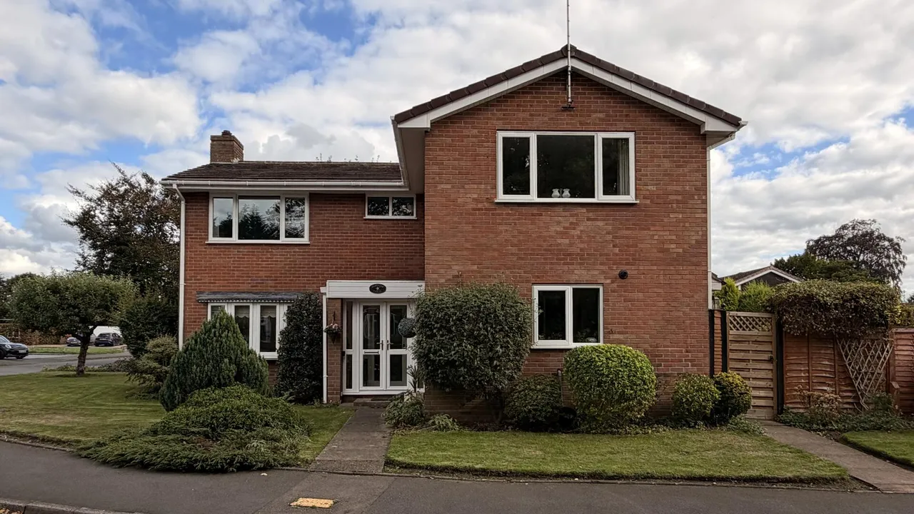 4 bed house for sale — Lynwood Drive, Blakedown, Kidderminster
