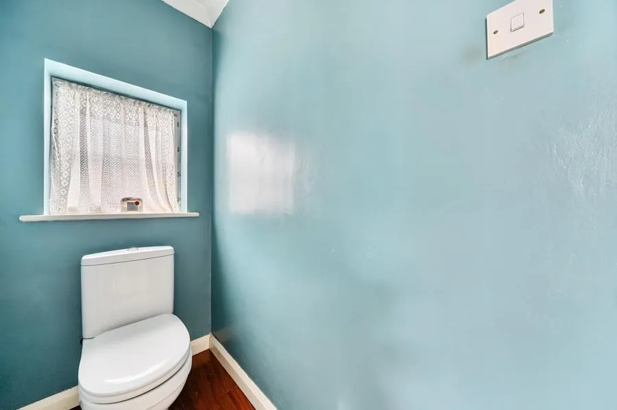 Vicarage Road, Sunbury-on-Thames, TW16, photo 7