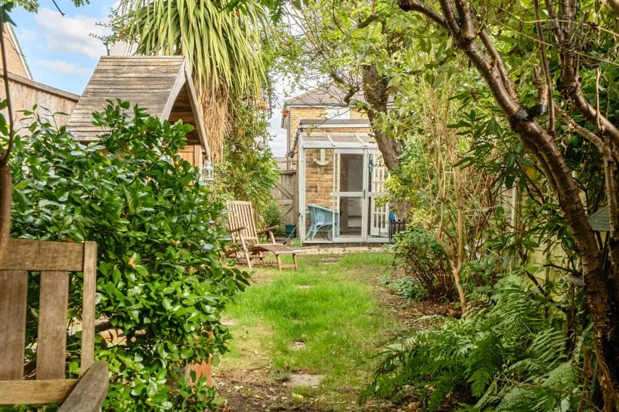 Vicarage Road, Sunbury-on-Thames, TW16, photo 17