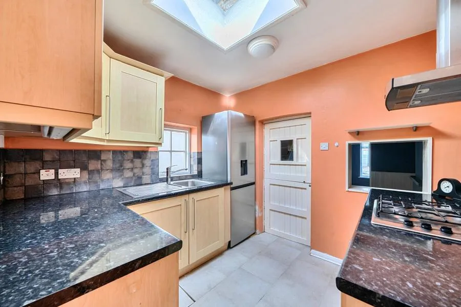 Vicarage Road, Sunbury-on-Thames, TW16, photo 6