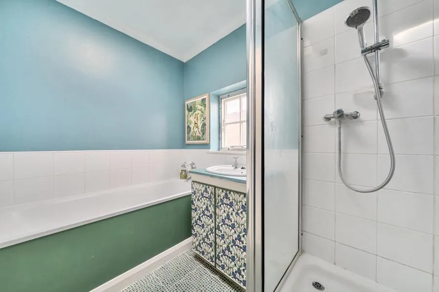 Vicarage Road, Sunbury-on-Thames, TW16, photo 12