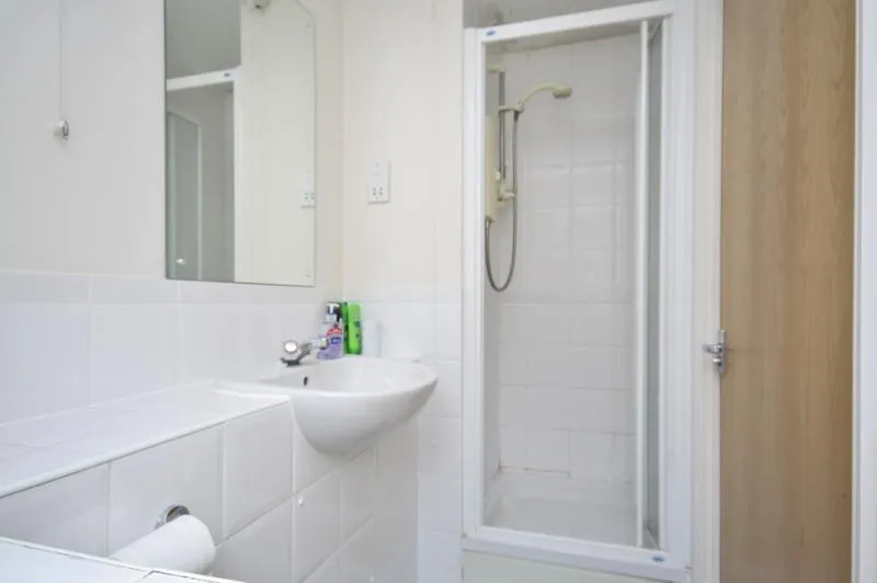 Faraday Road, Guildford, GU1, photo 8