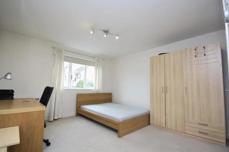 Faraday Road, Guildford, GU1, photo 5