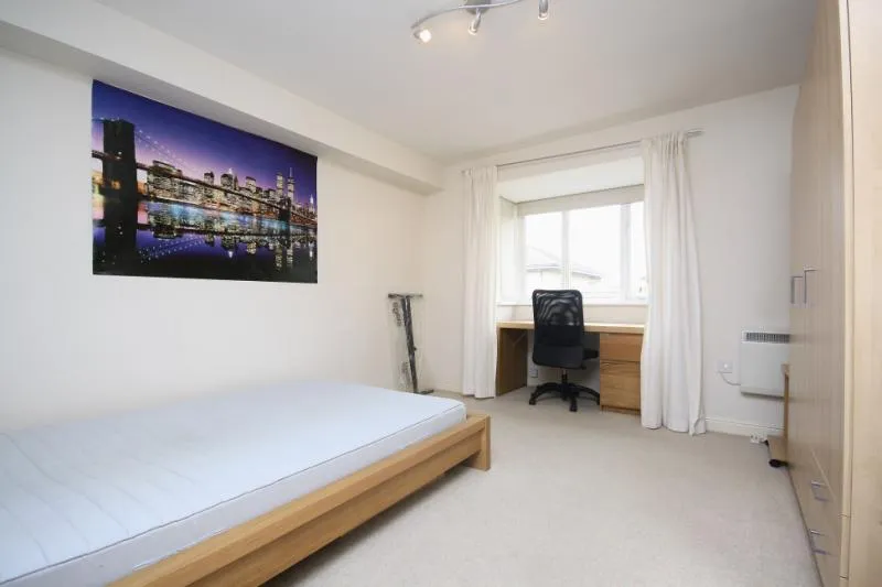 Faraday Road, Guildford, GU1, photo 6