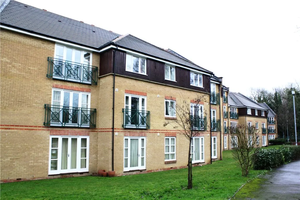 2 bed flat to rent, Faraday Road, Guildford, GU1