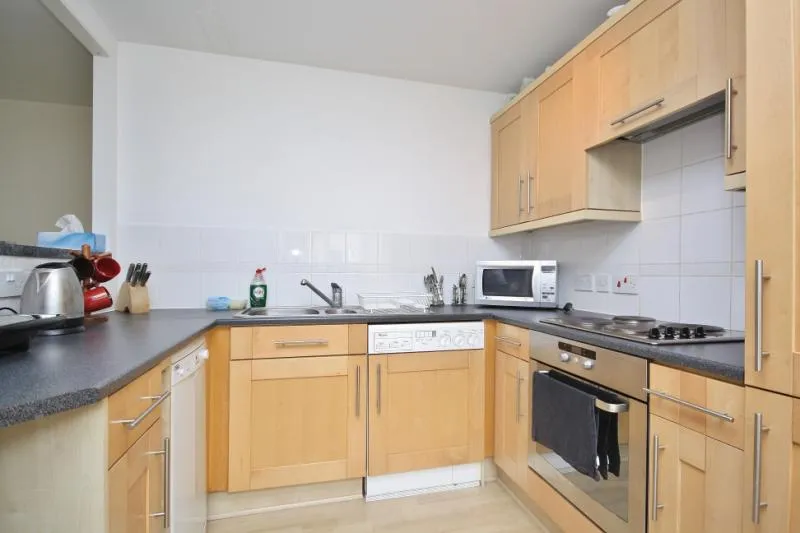 Faraday Road, Guildford, GU1, photo 4