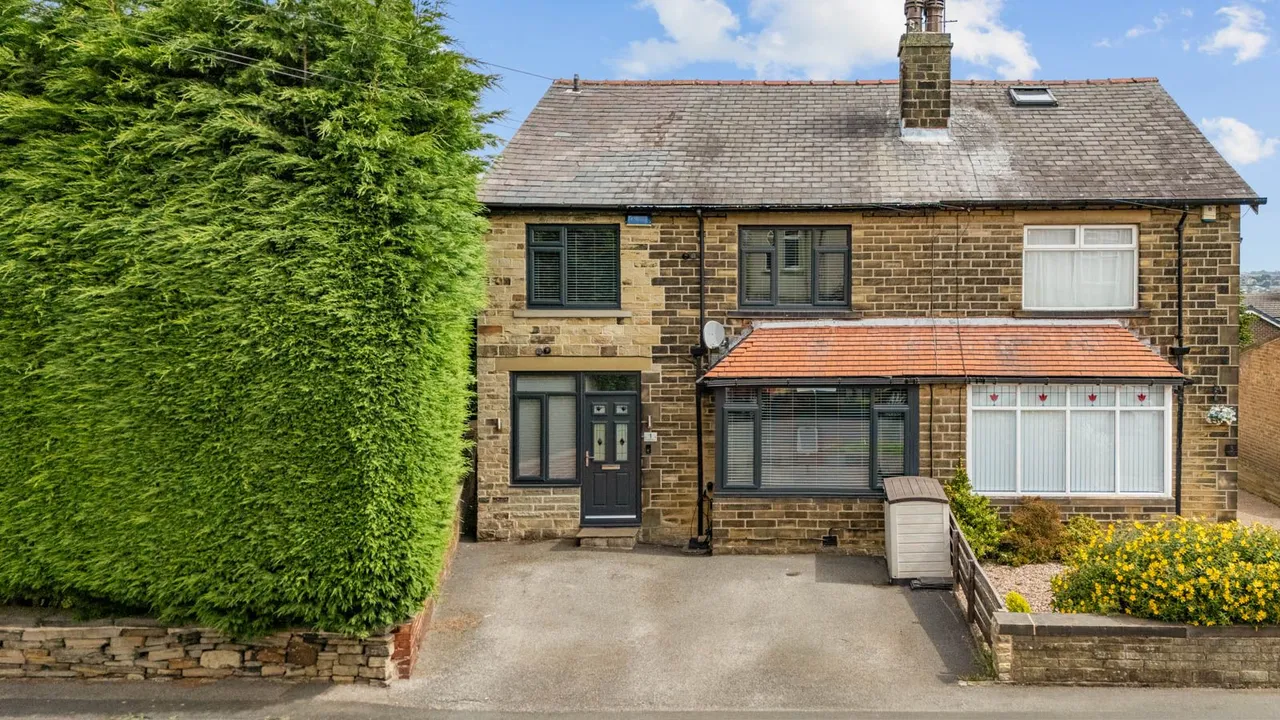 4 bed house for sale, Armitage Avenue, Brighouse, HD6