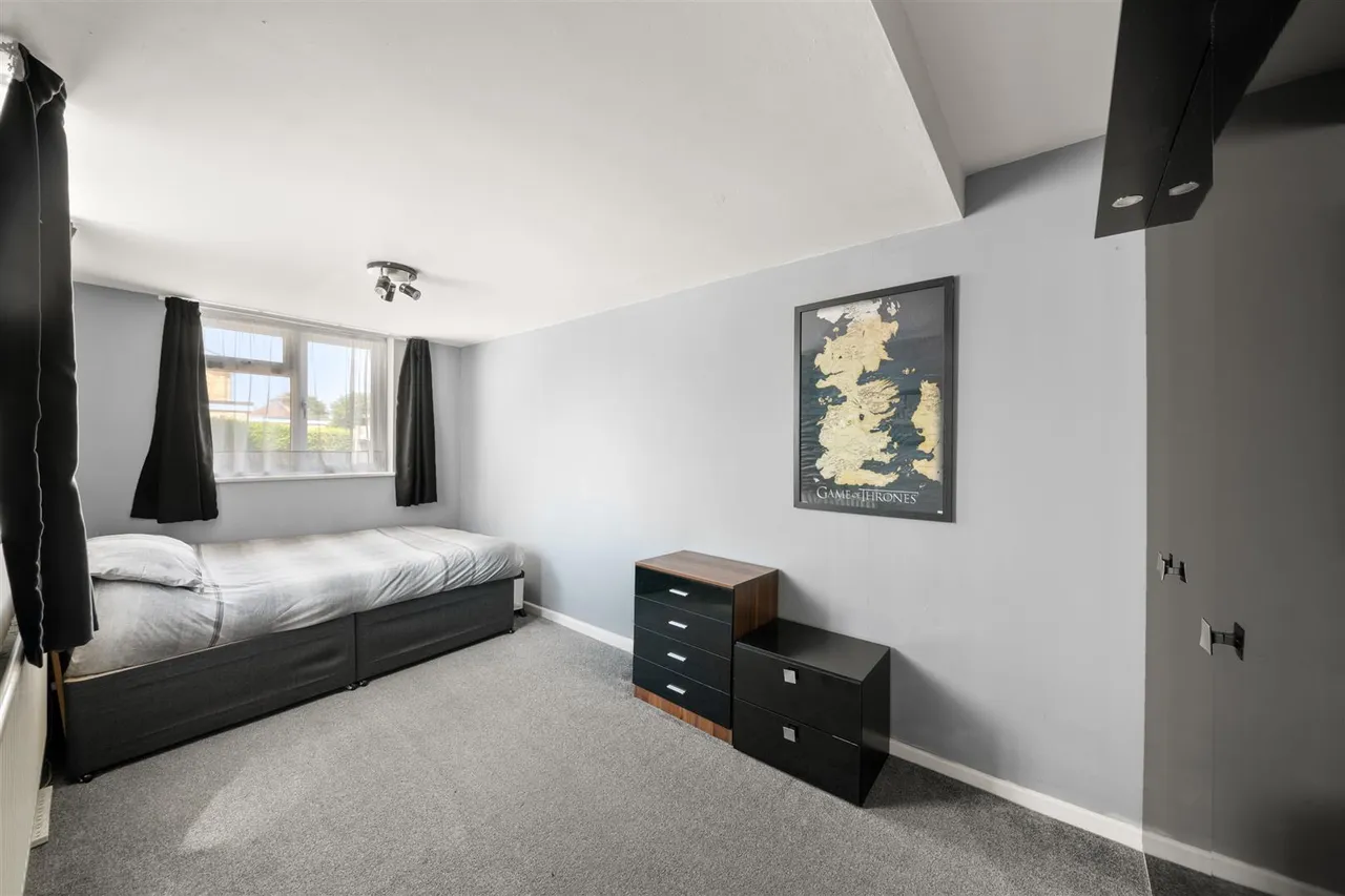 Andover Close, Uxbridge, photo 9