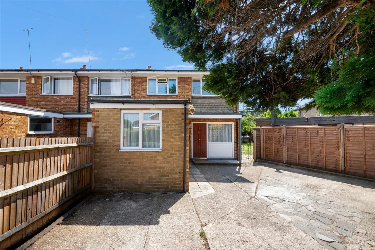 4 bed land for sale, Andover Close, Uxbridge