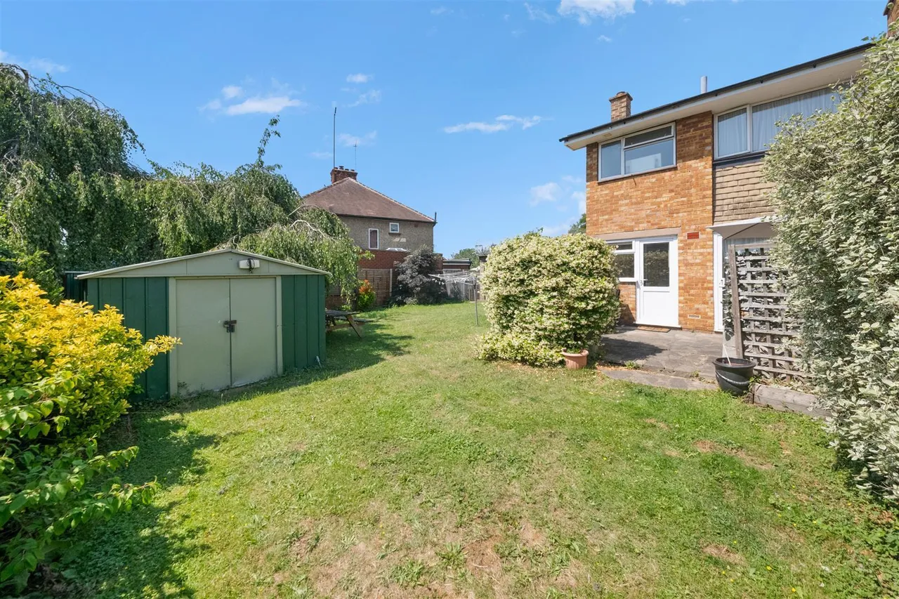 Andover Close, Uxbridge, photo 2