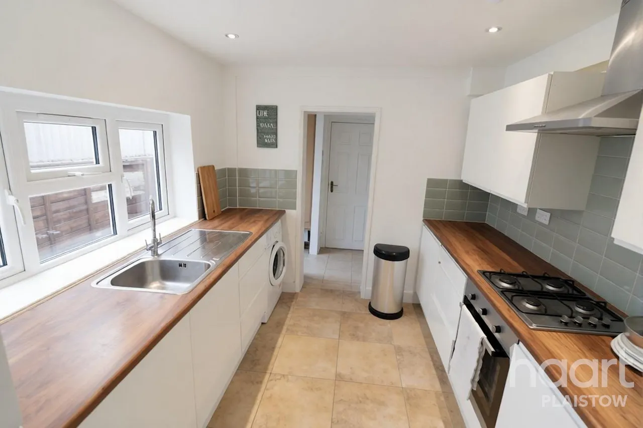 Pretoria Road, London, E16, photo 4