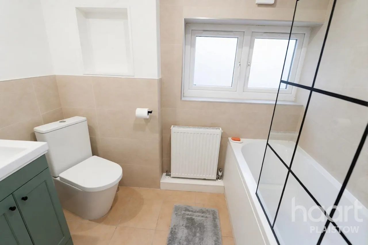 Pretoria Road, London, E16, photo 6