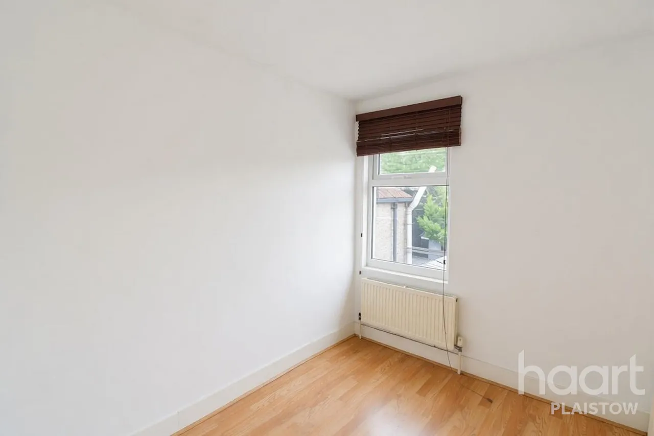Pretoria Road, London, E16, photo 10