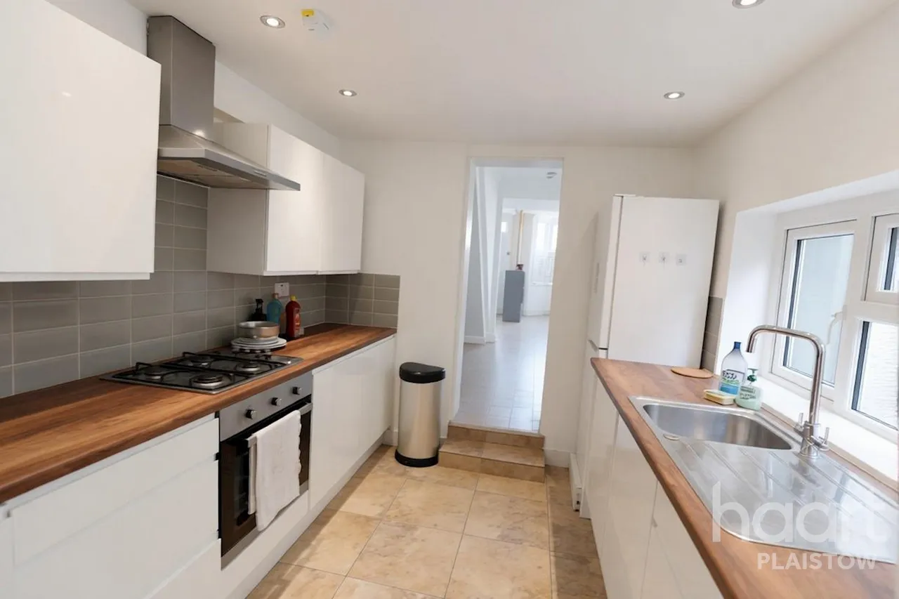 Pretoria Road, London, E16, photo 15