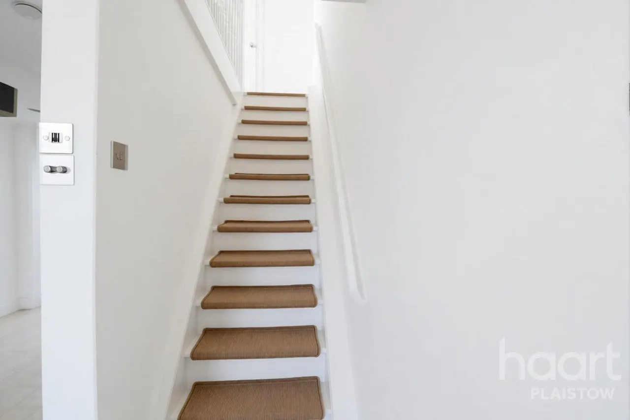Pretoria Road, London, E16, photo 12