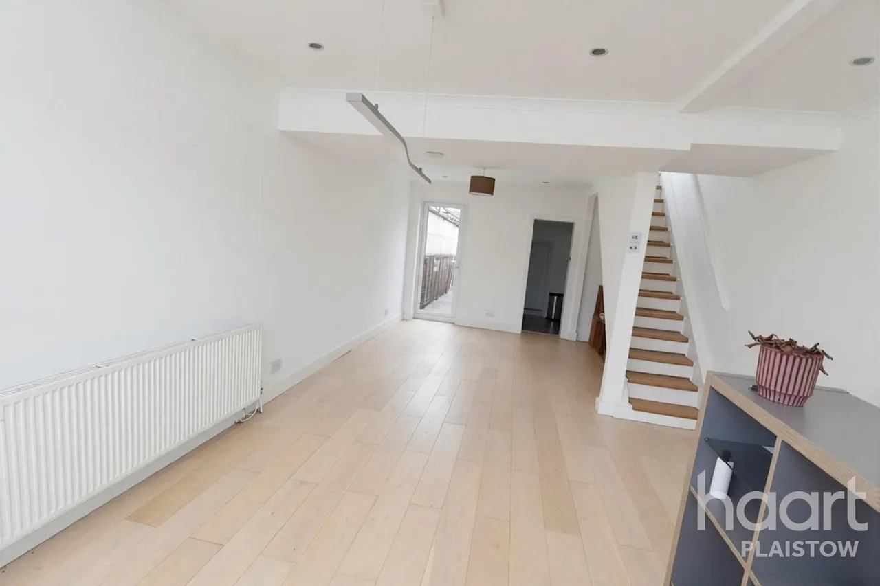 Pretoria Road, London, E16, photo 13